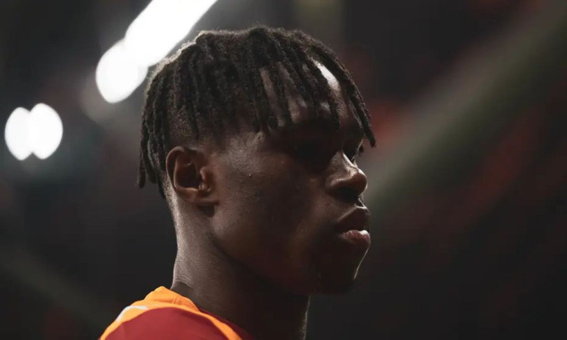 Galatasaray’da Singo şoku: 4–5 hafta yok, Ajax maçına yetiştirilmeye çalışılıyor - Resim: 1