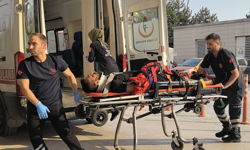 İnegöl’de çatı çöktü: 5 metreden düşerek yaralandı - Resim: 1