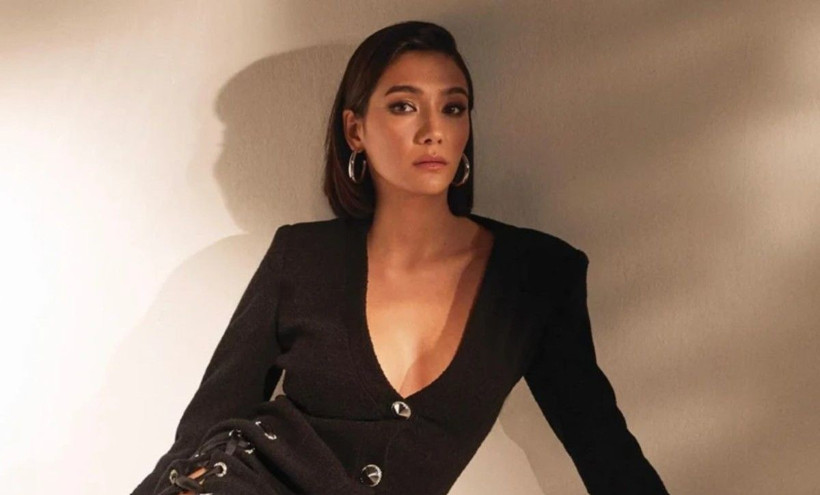Aybüke Pusat çarşafa girdi! Verdiği pozlar çok konuşuldu - Fotoğraf: 2