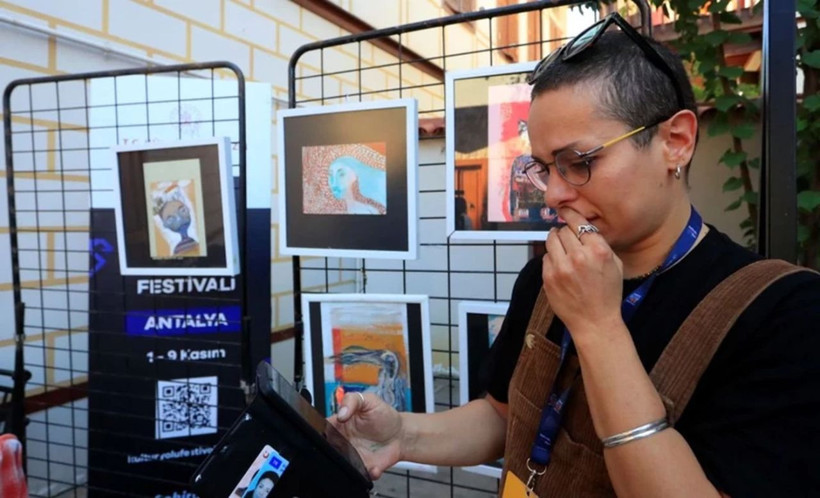 İranlı ressamın 150 eseri Antalya’da kayboldu: “Onlar benim hayatım” - Resim: 1