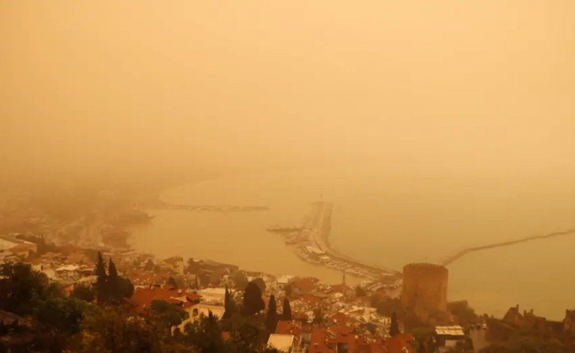 Libya'dan Türkiye'ye giriş yaptı! Çöl tozları Akdeniz'i yuttu - Fotoğraf: 5