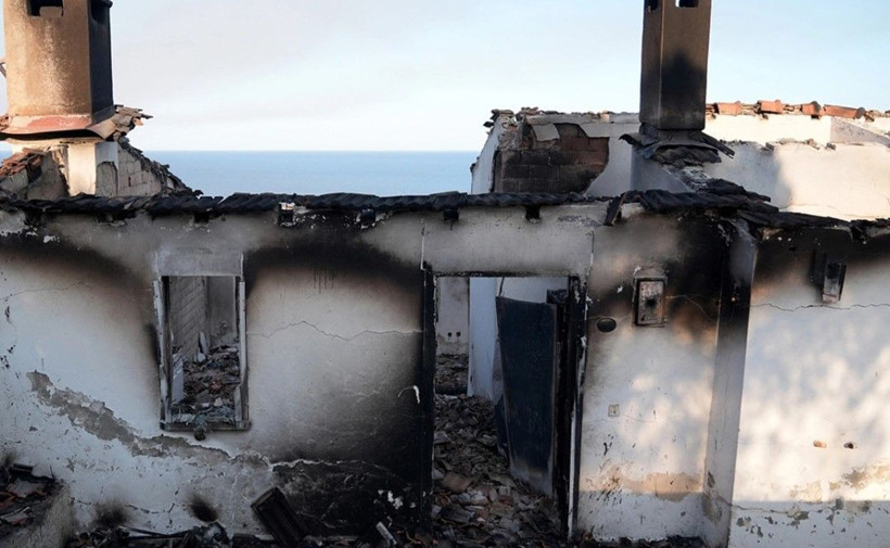 İzmir'de lüks villalar yok oldu! Sahipleri canlarını zor kurtardı - Resim: 1