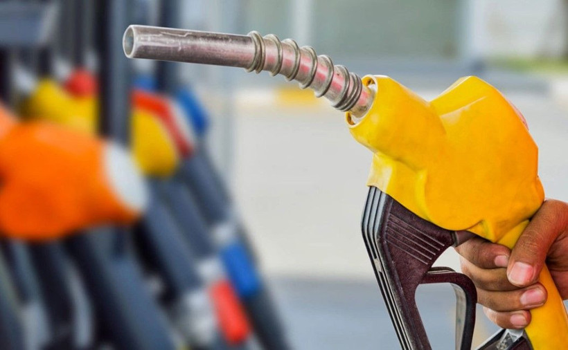 Yarından itibaren tabelaya yansıyacak! Akaryakıta yeni zam - Resim: 1