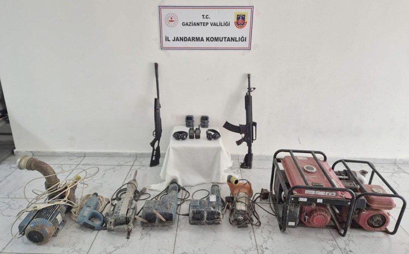 Maden sahasında patlayıcı ile kaçak kazı yapan 5 kişi yakalandı - Resim: 3