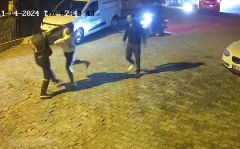 Takip ettikleri motosikletli kuryenin önünü kesip darbettiler - Resim: 3