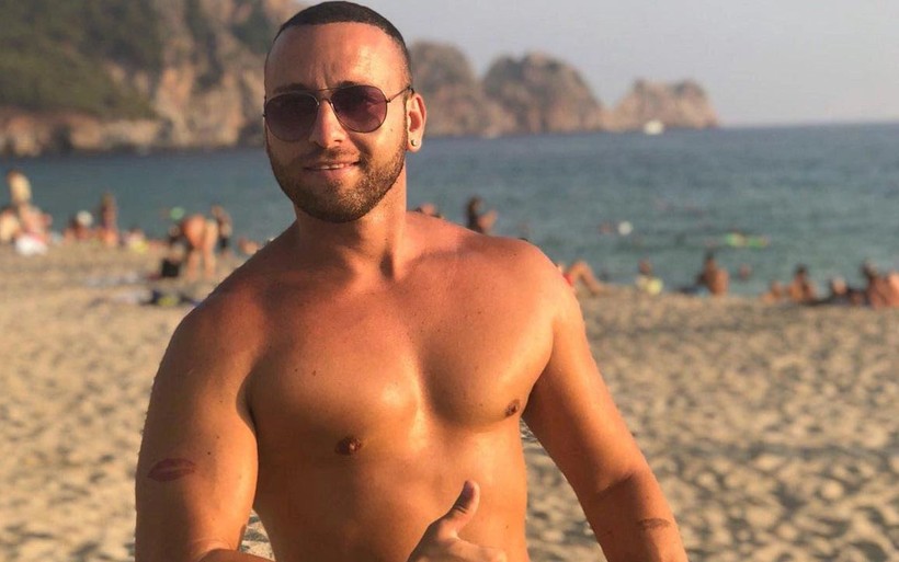Survivor yarışmasıyla tanınan Taner Tolga Tarlacı intihara kalkıştı! - Resim: 1