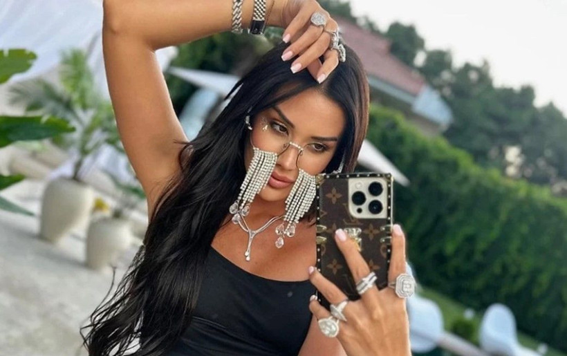 Dİlan Polat yine enteresan! Bu kez pijamalarını yaktı! Kimse gözlerine inanamadı - Resim: 1