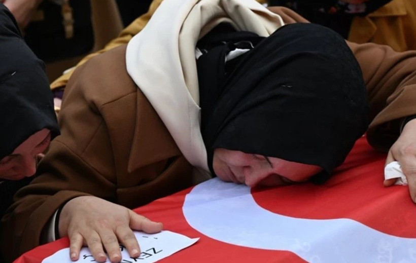 Kahramanmaraş okul katliamına ağlıyor! 9 öğrenci ve öğretmenin cenazesi kahretti... En zor veda! Gözyaşları sel oldu - Fotoğraf: 15