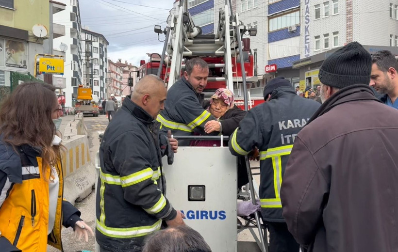 5 katlı apartmanda yangın paniği: 8 kişi itfaiye ekiplerince kurtarıldı - Fotoğraf: 4