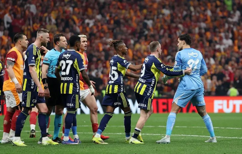 Fenerbahçe yönetiminden Ederson kararı: Üst üste hataları tepki çekmişti - Fotoğraf: 3