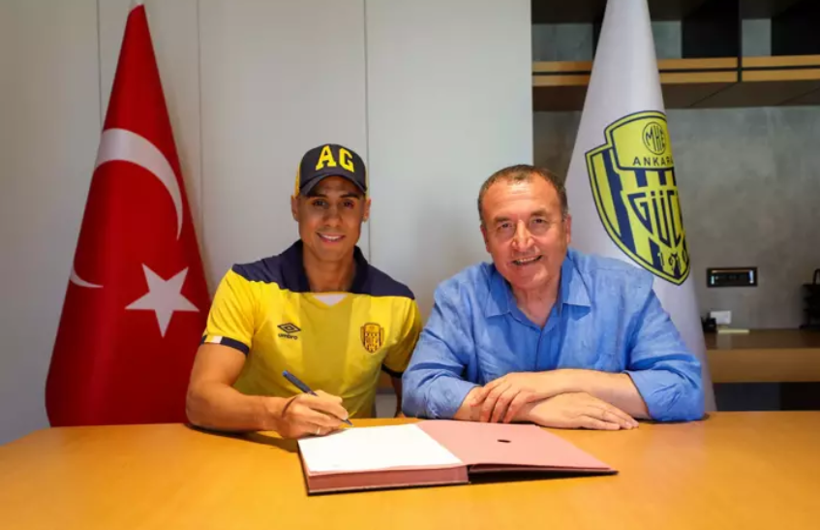 Süper Lig'de biten tüm transferler listesi; İşte yaz transfer dönemine damga vuran isimler - Fotoğraf: 116