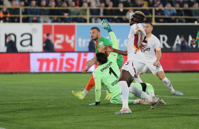 Osimhen Al Hilal ile anlaştı mı? Menajer George Gardi’den flaş açıklama! - Resim: 4