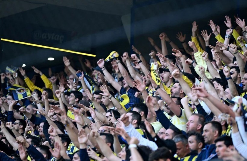 Kadıköy'de tarihi dakikalar: Fenerbahçeli taraftarlar Beşiktaş'ı alkışladı - Resim: 4