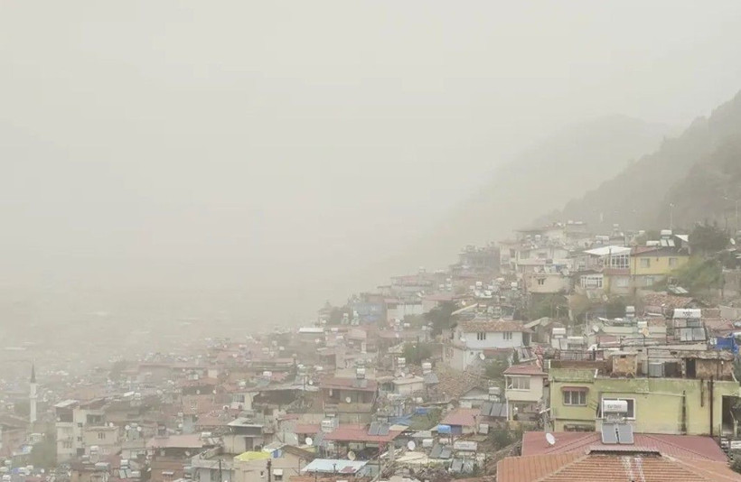 Libya'dan Türkiye'ye giriş yaptı! Çöl tozları Akdeniz'i yuttu - Fotoğraf: 2