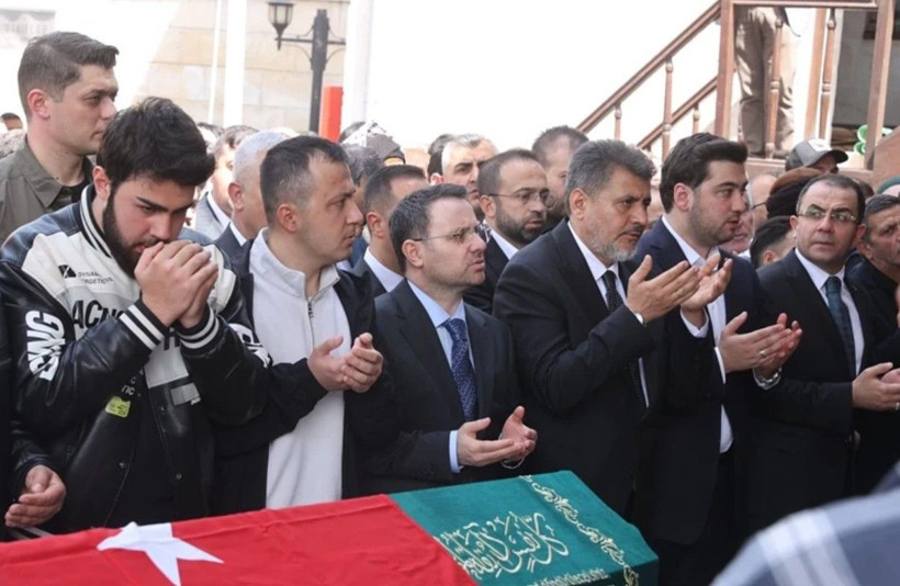 Kahramanmaraş okul katliamına ağlıyor! 9 öğrenci ve öğretmenin cenazesi kahretti... En zor veda! Gözyaşları sel oldu - Fotoğraf: 5