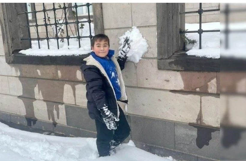 Kahramanmaraş okul katliamına ağlıyor! 9 öğrenci ve öğretmenin cenazesi kahretti... En zor veda! Gözyaşları sel oldu - Fotoğraf: 16