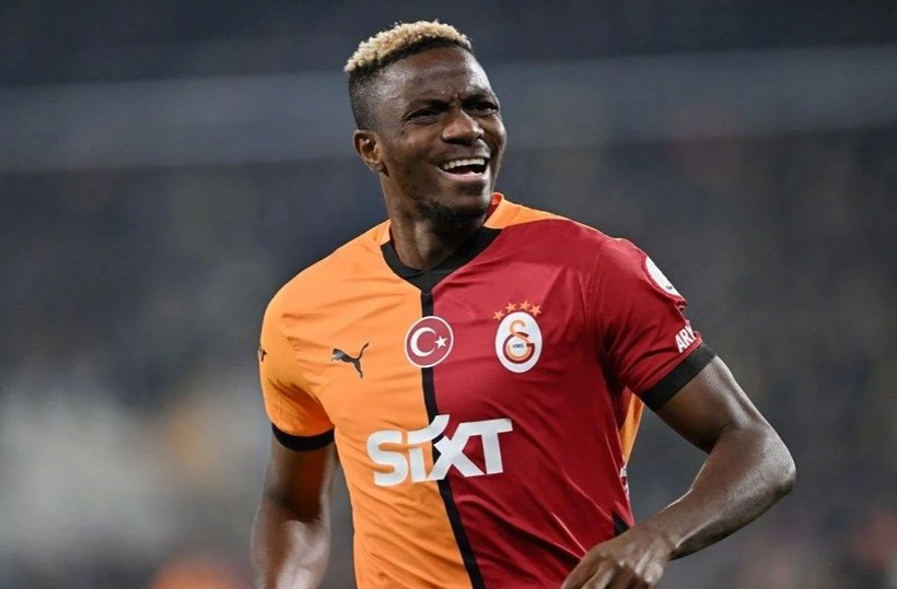 Osimhen'in geleceğine dair en net açıklama; Menajeri tartışmalara nokta koydu - Resim: 2
