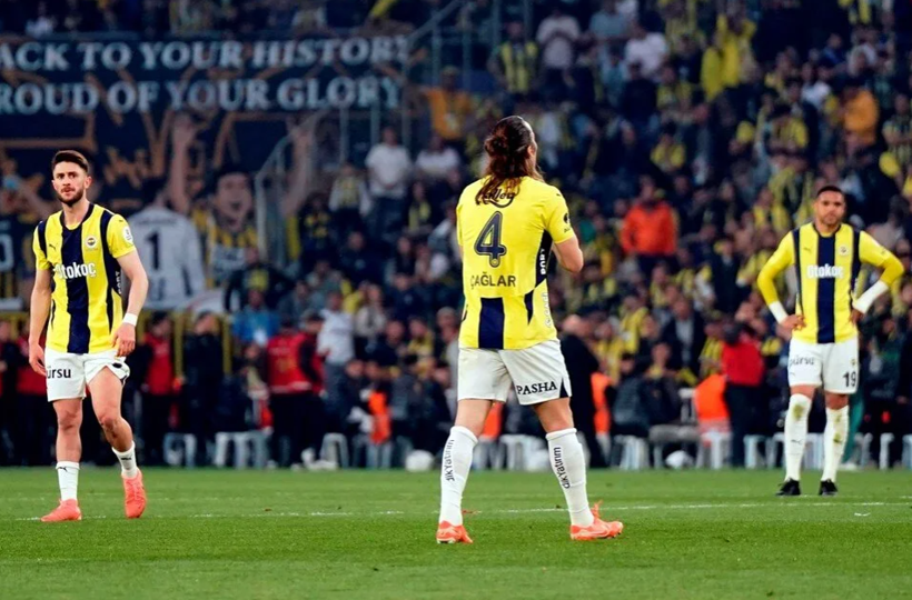 Kadıköy'de tarihi dakikalar: Fenerbahçeli taraftarlar Beşiktaş'ı alkışladı - Fotoğraf: 6