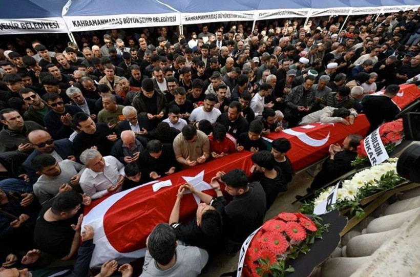 Kahramanmaraş okul katliamına ağlıyor! 9 öğrenci ve öğretmenin cenazesi kahretti... En zor veda! Gözyaşları sel oldu - Fotoğraf: 13