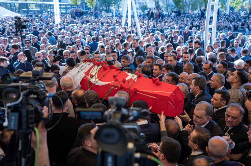 Sırrı Süreyya Önder'e veda: Zincirlikuyu Mezarlığında toprağa verildi - Resim: 2