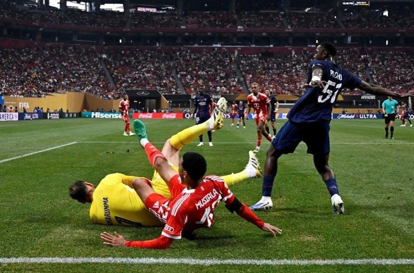 Jamal Musiala ayağını kırdı! Futbolcular gözyaşlarını tutamadı - Resim: 1