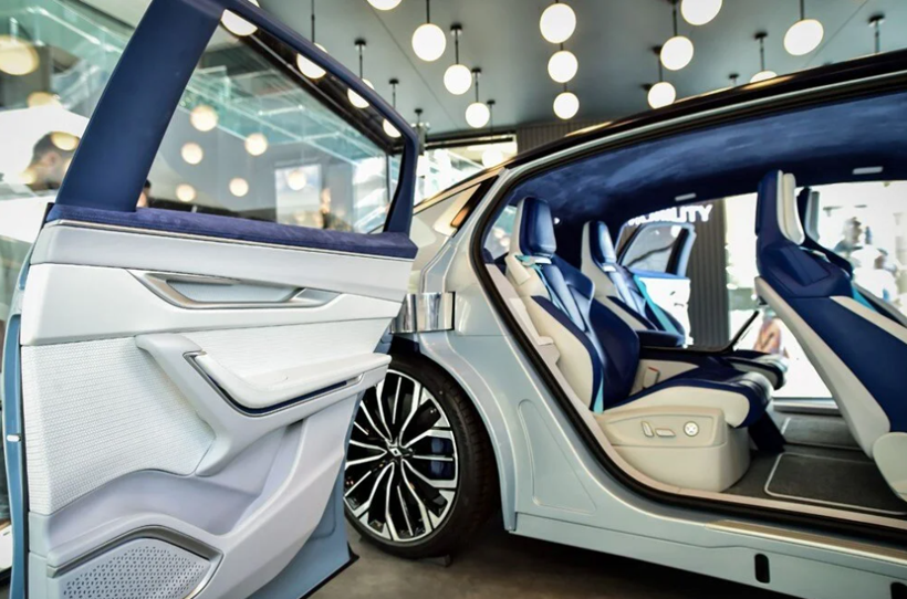 TOGG görenleri hayran bıraktı; AVM'de sergilenmeye başladı - Resim: 1