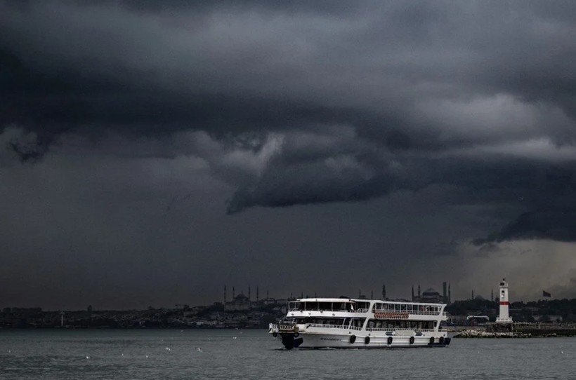 İstanbul için çifte uyarı: Balkanlar’dan sağanak geliyor! Bu akşam saatlerine dikkat - Resim: 1
