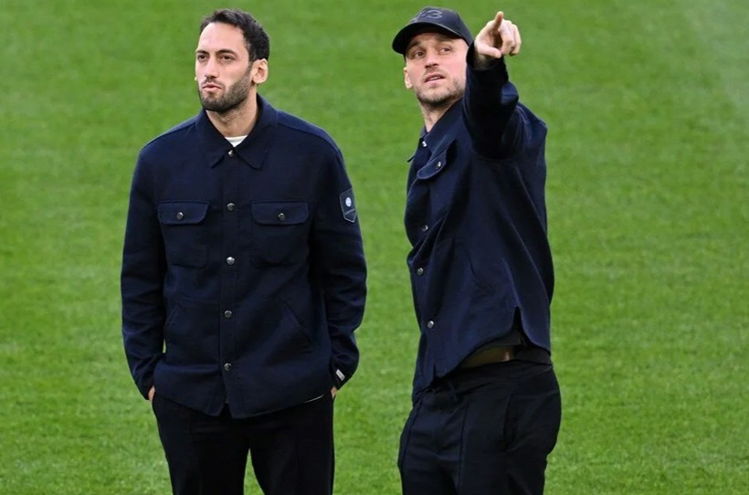 Hakan Çalhanoğlu'na şok ceza; İtalya'da yer yerinden oynadı - Resim: 1