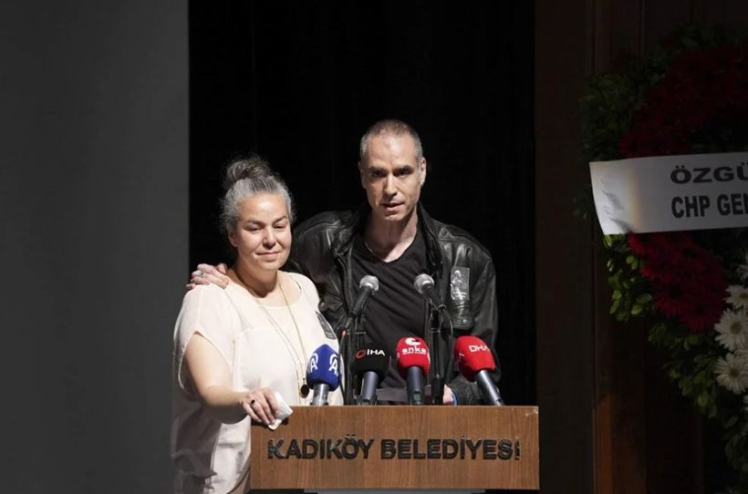 Müziğin 'Amca'sı İlhan Şeşen'e veda... Tabutu asansörde mahsur kaldı! - Resim: 4