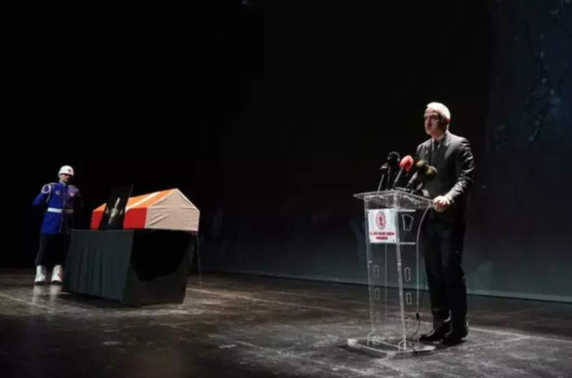 Muazzez Abacı'ya veda töreni! Torunu Sera konuşmakta zorlandı... Emel Sayın tabutu öptü - Resim: 2