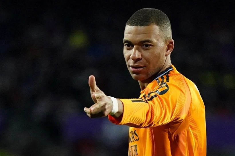 Dünyanın en yakışıklı 10 futbolcusu seçildi! Ronaldo ilk 5'te yok - Resim: 2