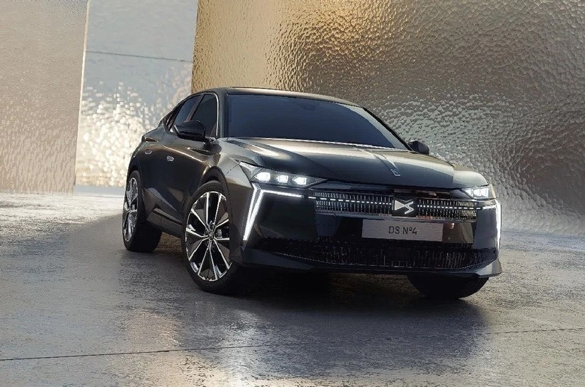 DS N°4’le Fransız rüzgârı esiyor! Şık tasarım, güçlü motorlar ve premium zevk: Audi ve BMW’ye meydan okumaya geliyor - Resim: 1