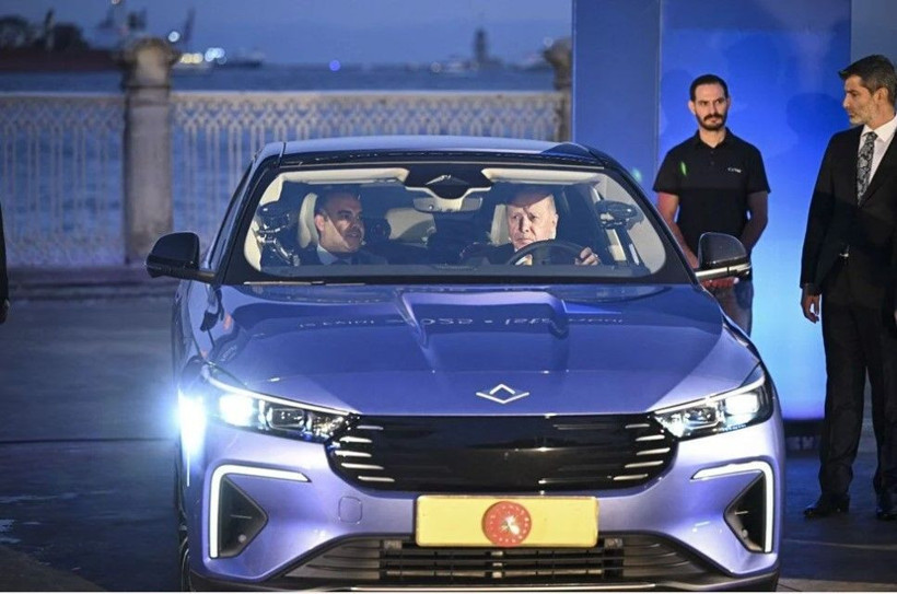 Yeni Togg modelin ilk teslimatı Erdoğan'a: Deneme sürüşü yaptı - Resim: 3