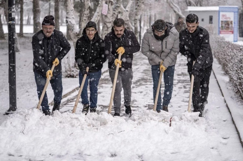 Tarih belli oldu! İstanbul'a kar geliyor, sıcaklık 8 derece birden düşüyor - Resim: 2