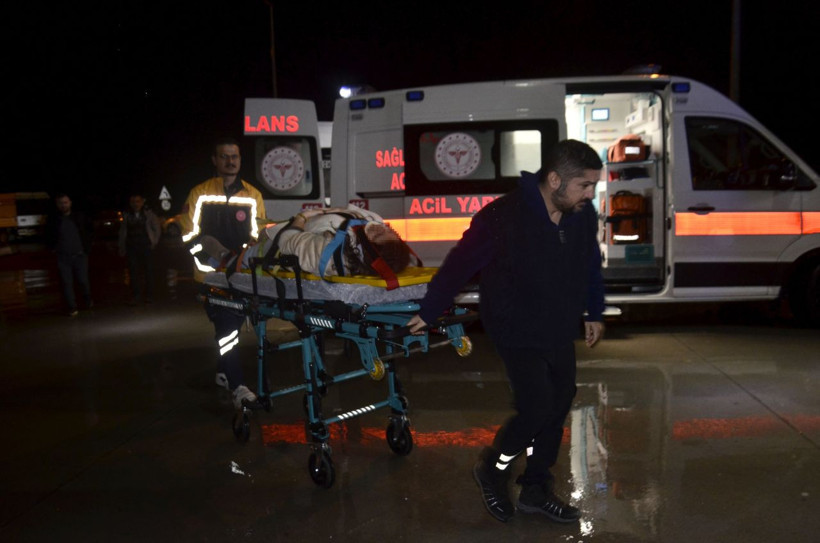 Samsun'da zincirleme kaza: 5 yaralı - Resim: 2