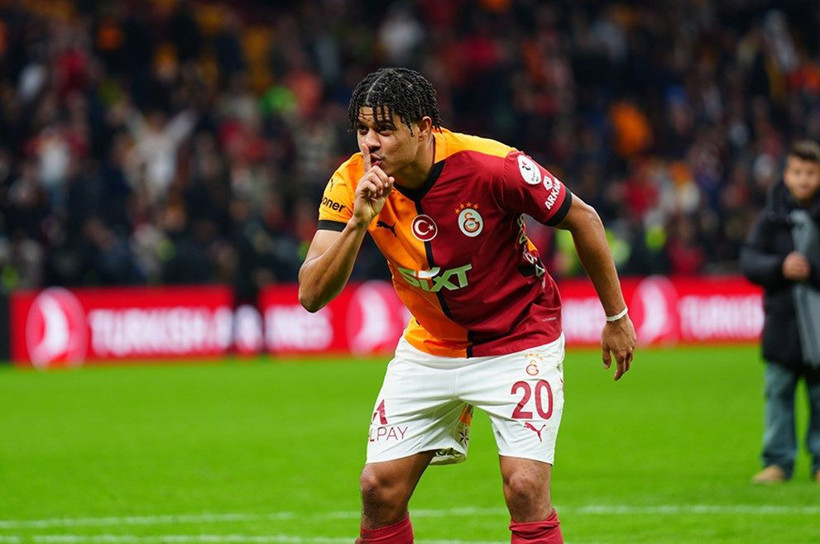 Okan Buruk'tan Galatasaraylıların beklediği karar çıktı: Sara kritik maça ilk 11'de mi başlayacak? - Fotoğraf: 2