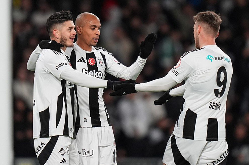 Spor yazarları, Beşiktaş için ne dedi?  “Kulübedeki halimizden memnunduk. Rahatımız bozuldu!..” der gibiydiler - Fotoğraf: 2