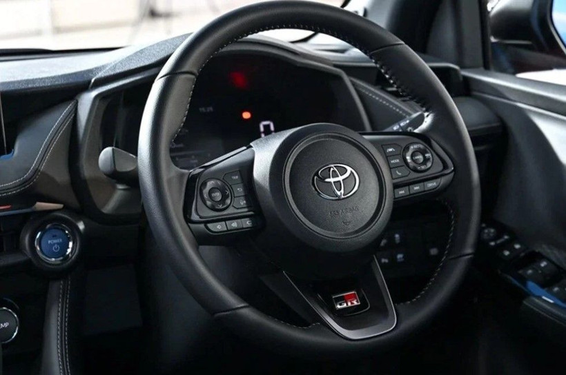 Toyota'dan yeni sedan! Fiyatı belli oldu; Yol tutuş iyileştirmelerine kavuşuyor - Fotoğraf: 7