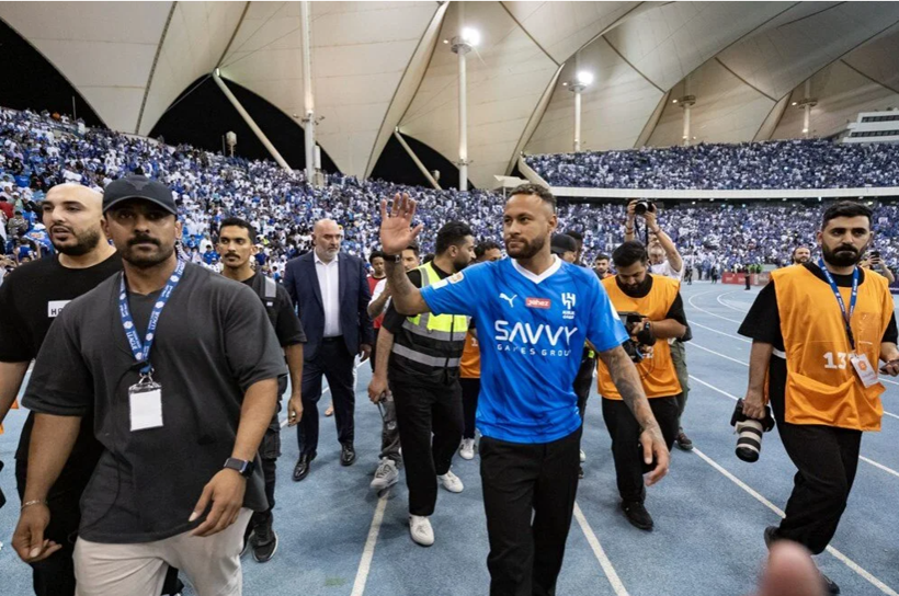 Neymar için görkemli tören; Al Hilal taraftarıyla buluştu - Resim: 3