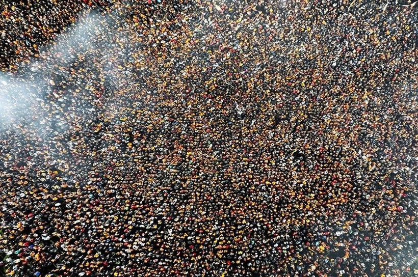 Fenerbahçelileri çıldırtacak fotoğraf: Mauro Icardi, kutlamalarda Ali Koç forması giydi! - Resim: 1