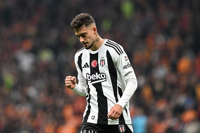Van Bronckhorst karar aşamasında: Kasımpaşa maçında Muçi ihtimali - Resim: 1