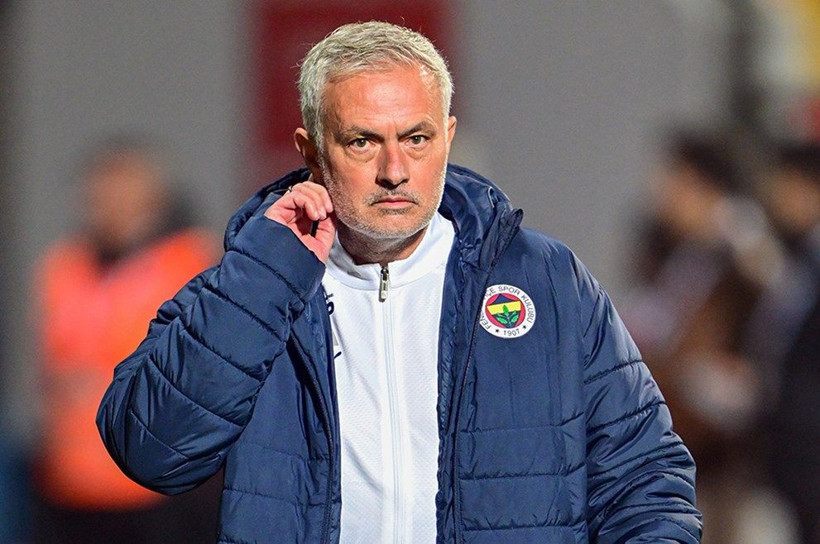 Mourinho'nun rotasyon kararı: Fenerbahçe'de farklı 11 - Resim: 1
