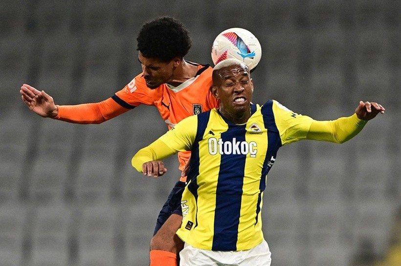 Fenerbahçe 4-1 kazandı ama kimse mutlu değil! Spor yazarları Mourinho’yu eleştirdi - Resim: 1