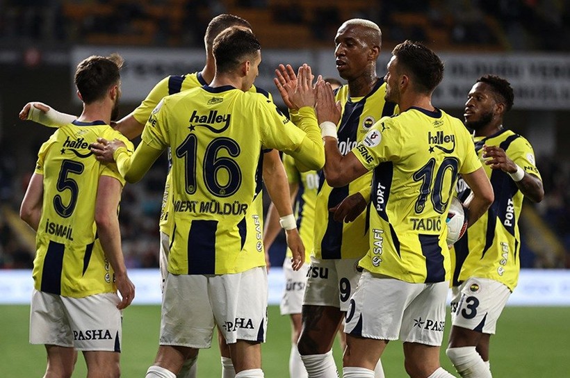 Fenerbahçe 4-1 kazandı ama kimse mutlu değil! Spor yazarları Mourinho’yu eleştirdi - Resim: 4