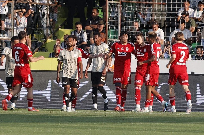 Semih Kılıçsoy’a Beşiktaş’ta kapı göründü: “Ciro’yla birlikte satılsın!” - Resim: 1