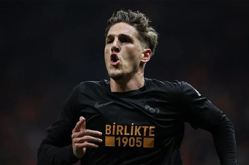 Galatasaray’da Okan Buruk’tan şok temizlik! “Huzuru bozuyorlar!” deyip kapıyı gösterdi - Resim: 3