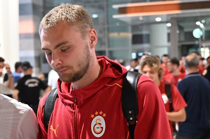 Galatasaray’da Okan Buruk’tan şok temizlik! “Huzuru bozuyorlar!” deyip kapıyı gösterdi - Resim: 2