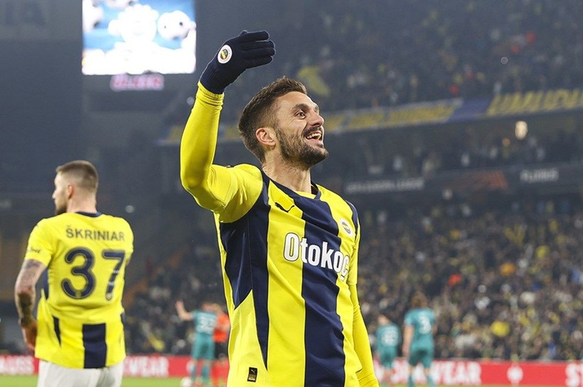 Dusan Tadic’ten büyük sürpriz! Kızılyıldız, Ajax ve Yunan kulüpleri peşinde - Resim: 1