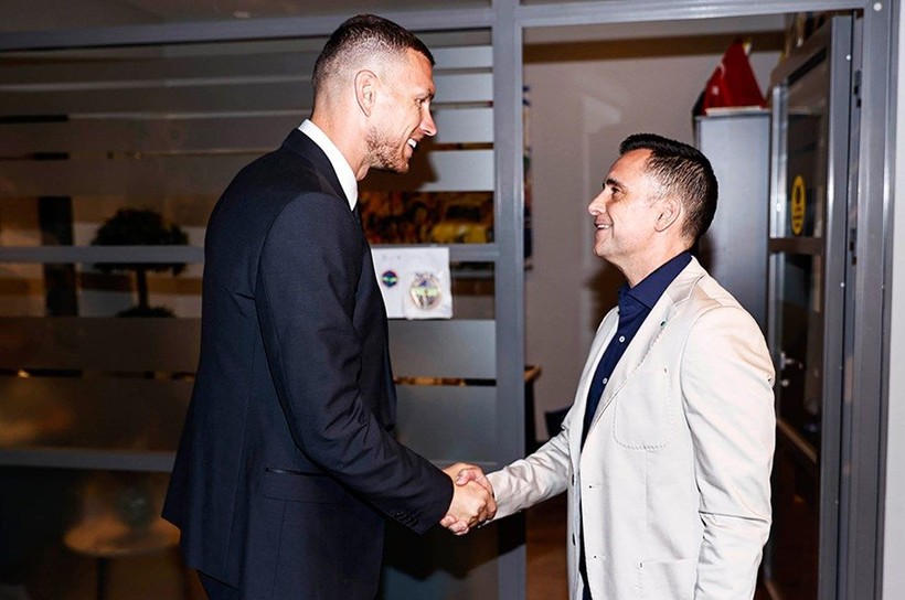 Fenerbahçe’de yeni dönem: Devin Özek sportif direktör oldu! - Resim: 1