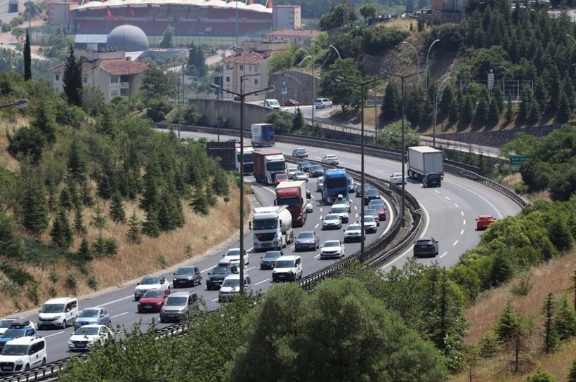 Tatilciler dönüş yolunda: İstanbul girişinde yoğunluk arttı - Resim: 2